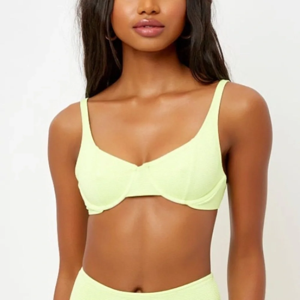 NWOT Frankie’s bikinis Sundance neon underwire bikini top 1702